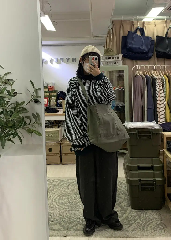 顯腰細！暗直紋闊褲