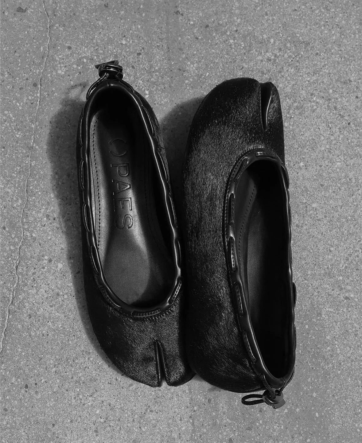 ()PAES Calf String Flat