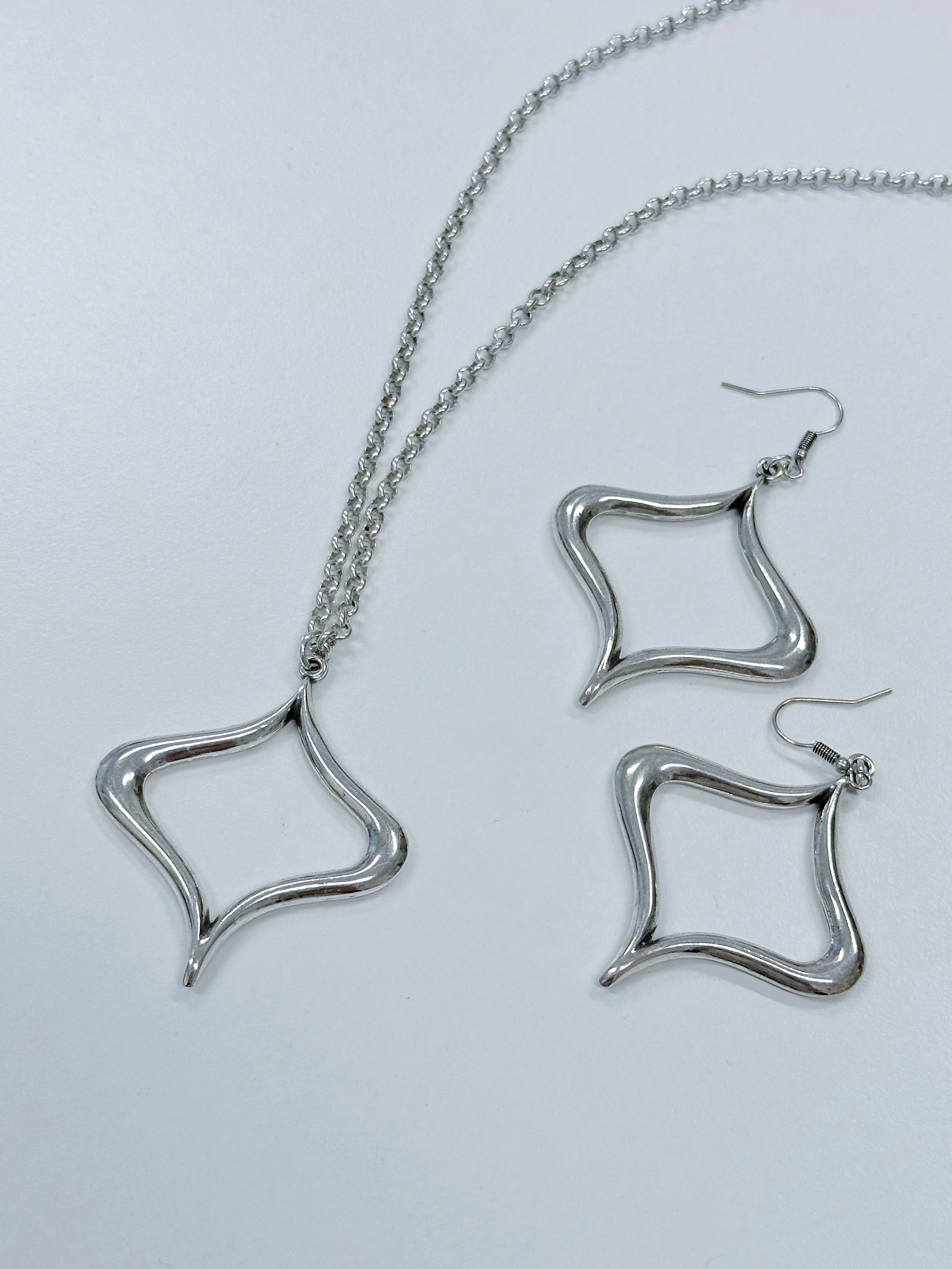 Otro Accesorio - Diamond shape necklace / earrings