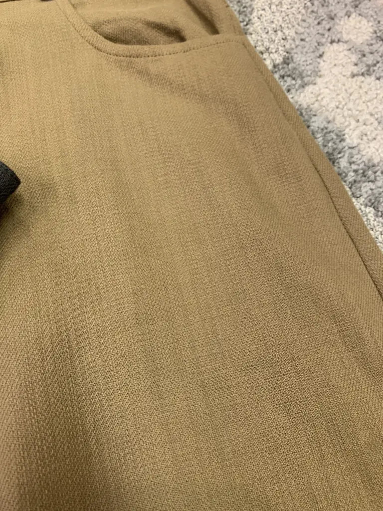 顯腰細！暗直紋闊褲