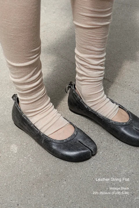 ()PAES Leather String Flat