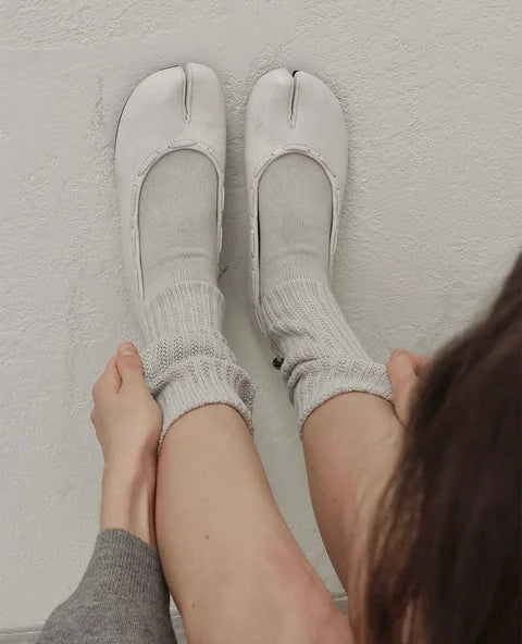 ()PAES Leather String Flat