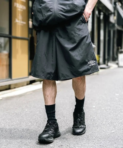 Umbro 別注 速乾刺繡短褲