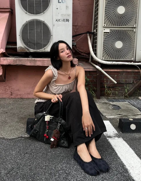 ()PAES Tabi Dot Flats