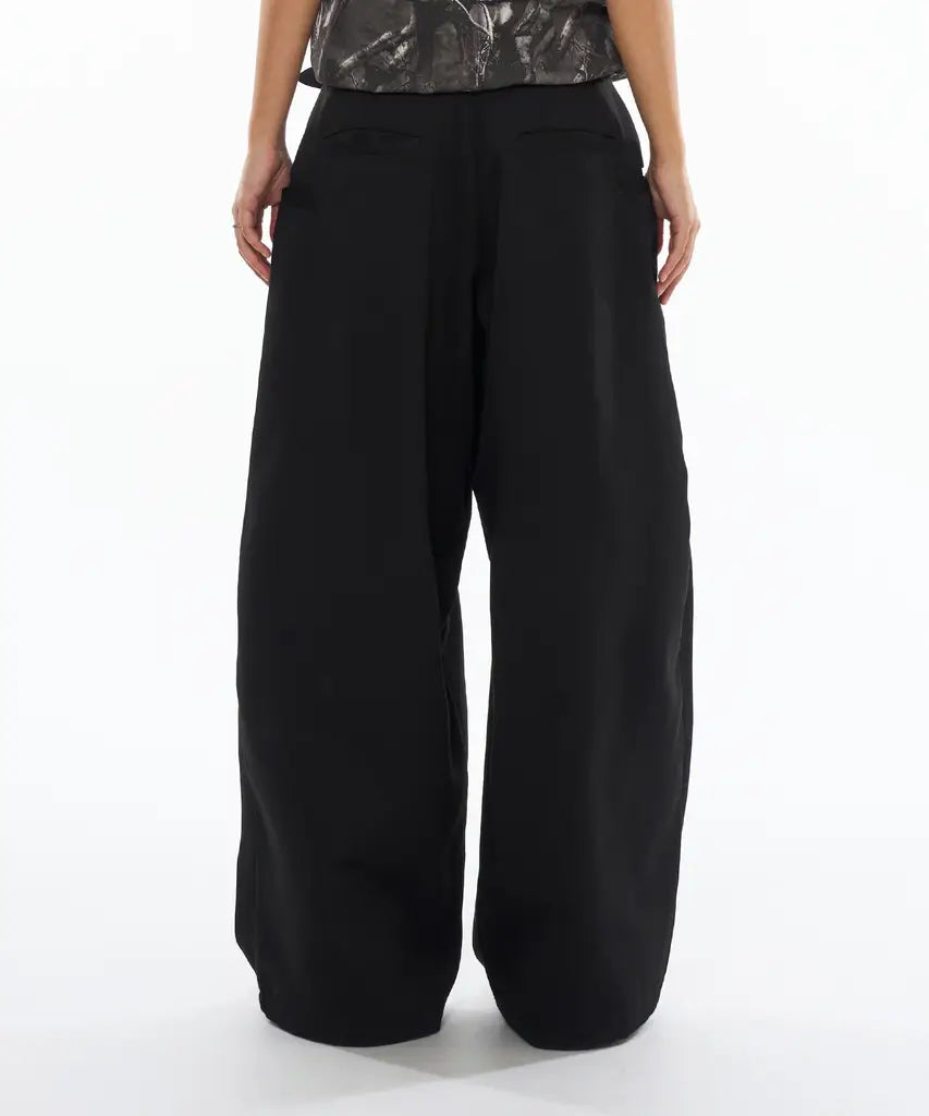 日本WFE CROSS TUCK BAGGY PANTS