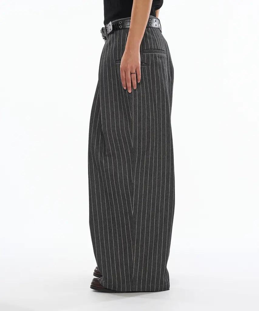 日本WFE CROSS TUCK BAGGY PANTS